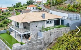 Stunning 1-Bed House In Estreito Da Calheta